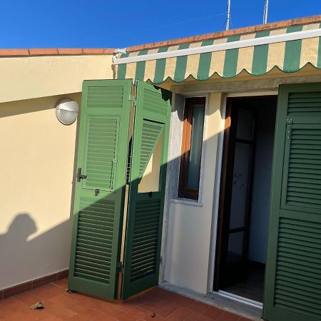 Confortevole Camera Matrimoniale A 500 Mt Dal Mare Marina di Carrara Kültér fotó